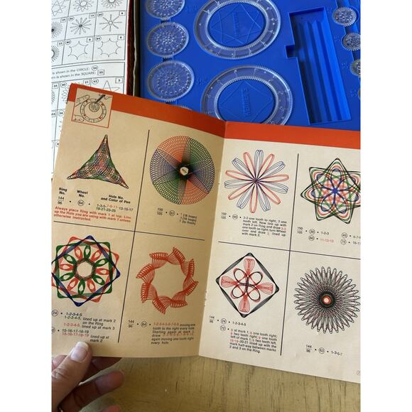 Vintage original 1967 Spirograph by Kenner #401 Original Box And Instructions - Picture 8 of 12